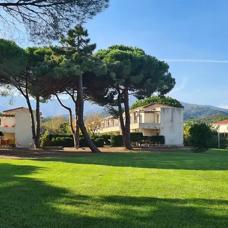 Apartment Joli Residentiel Les Pieds Dans L'eau Poggio Mezzana